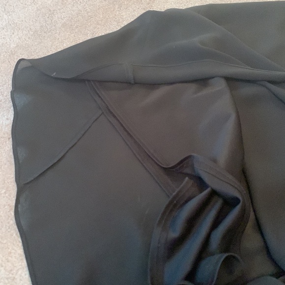 Black maxi dress, sleeveless, small v-open back. - Picture 6 of 7